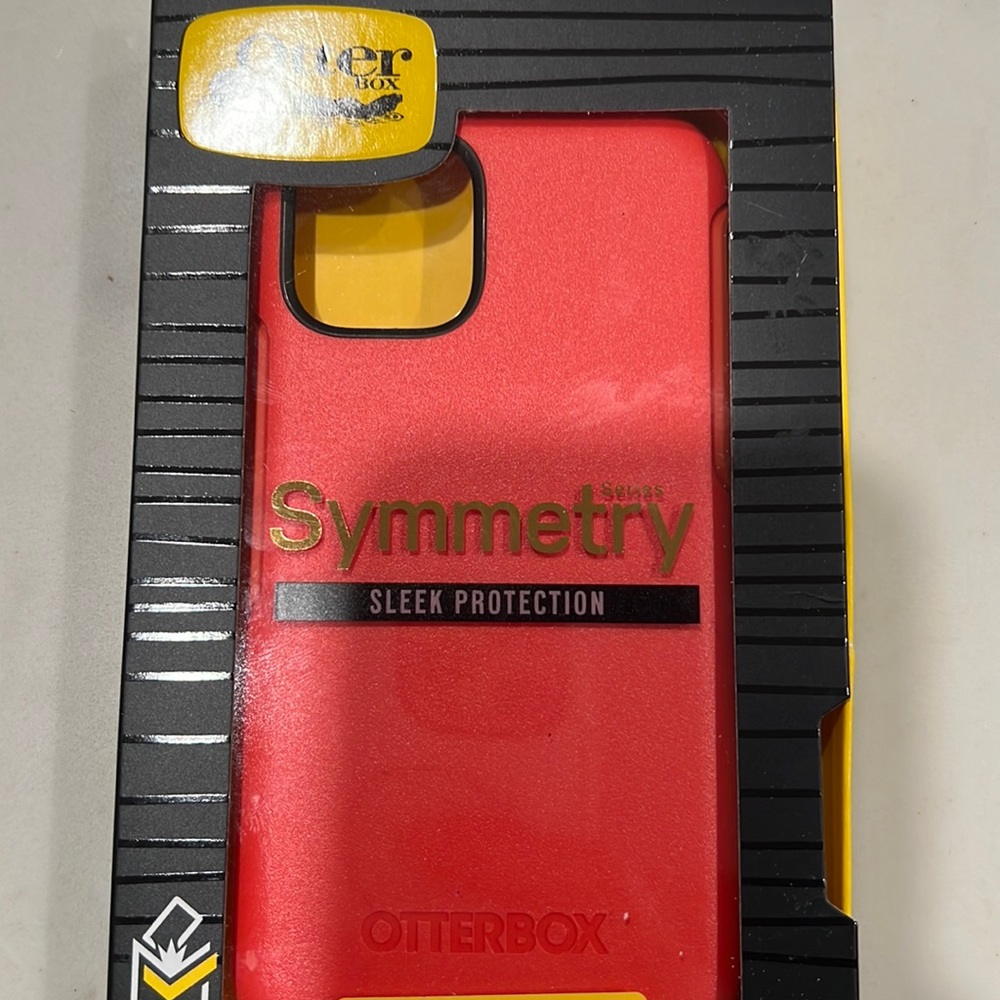 iPhone 11 Pro symmetry